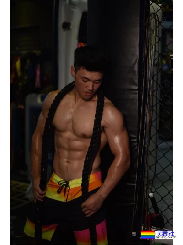 北京体育大学毕业的肌肉男，可以又多Man？ - 51虹马