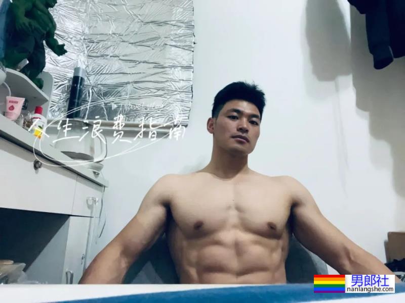 北京体育大学毕业的肌肉男，可以又多Man？ - 51虹马