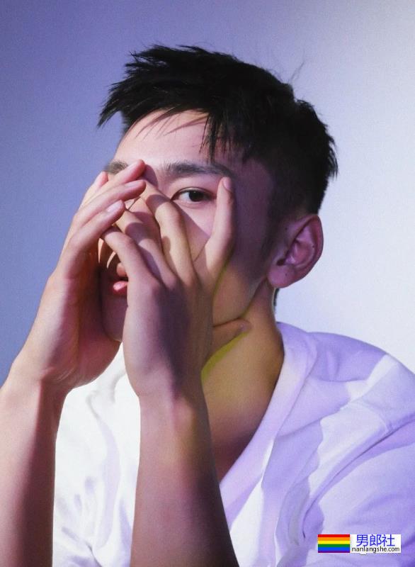 188cm泳裤男模火了，山东帅哥果然实力不凡！ - 51虹马