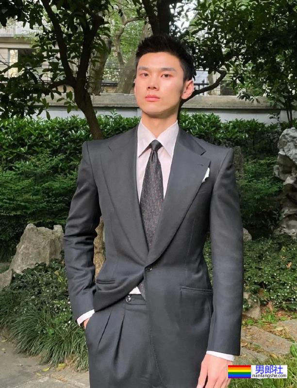 188cm泳裤男模火了，山东帅哥果然实力不凡！ - 51虹马