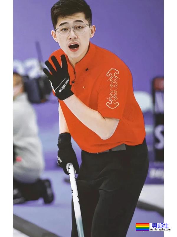 冰壶帅哥许静韬官宣结婚！他的大胸肌原来一直都不是凌智的！ - 51虹马