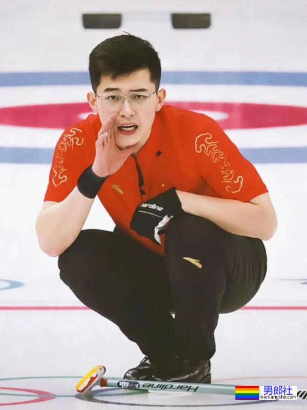 冰壶帅哥许静韬官宣结婚！他的大胸肌原来一直都不是凌智的！ - 51虹马