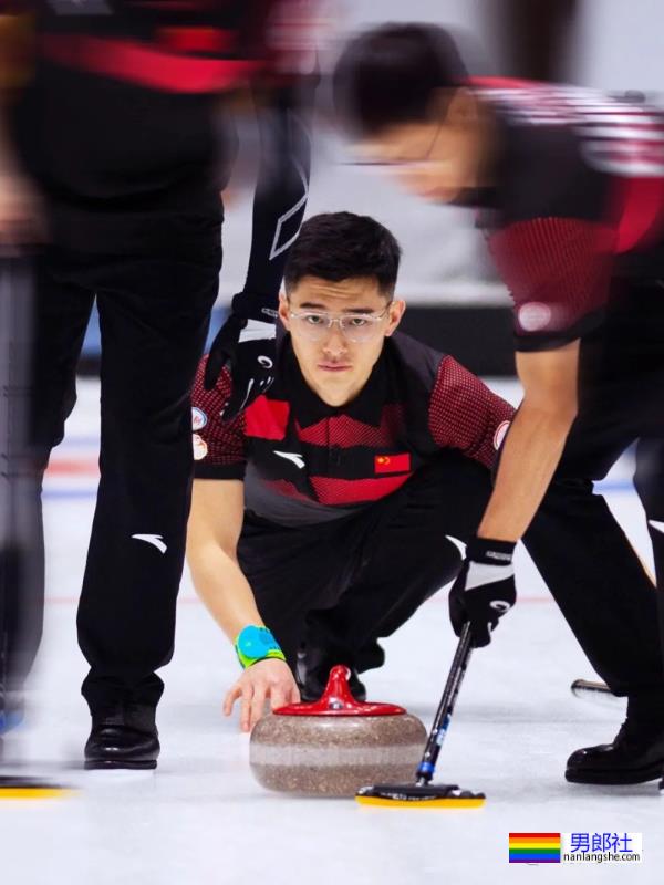 冰壶帅哥许静韬官宣结婚！他的大胸肌原来一直都不是凌智的！ - 51虹马