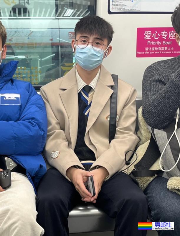 网红帅哥体育生肌肉男摄影师挑战一张封神！这该死的胜负欲！ - 51虹马