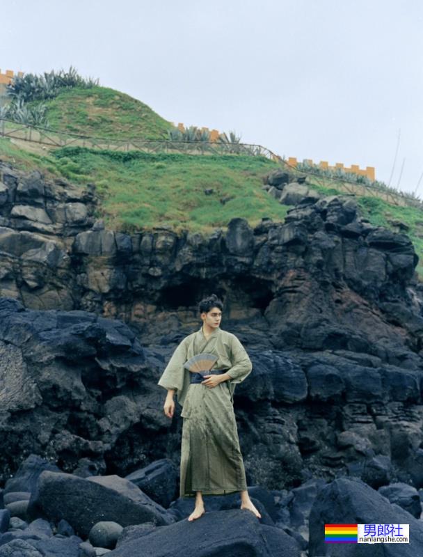 网红帅哥体育生肌肉男摄影师挑战一张封神！这该死的胜负欲！ - 51虹马