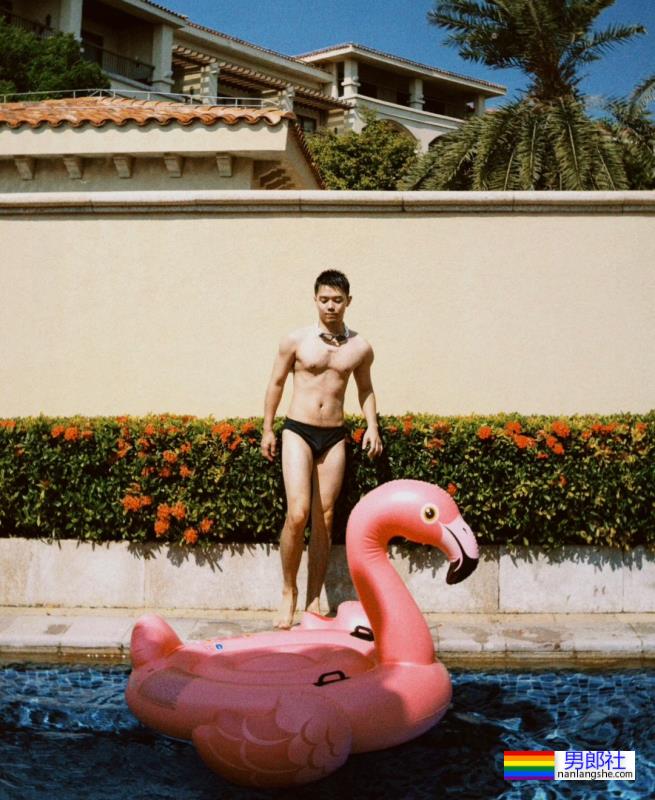 网红帅哥体育生肌肉男摄影师挑战一张封神！这该死的胜负欲！ - 51虹马