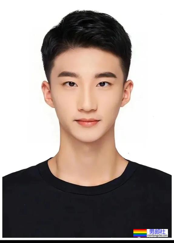 成都小帅哥夺上戏艺考状元火了，这颜值怎么样？ - 51虹马