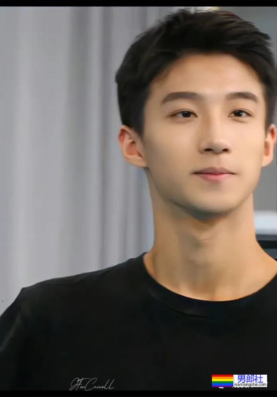 成都小帅哥夺上戏艺考状元火了，这颜值怎么样？ - 51虹马