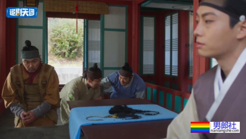 《春情之乱》讲述男子为了活命,换了一个身份男扮女装,由仆人变小姐, - 51虹马 《春情之乱》讲述男子为了活命,换了一个身份男扮女装,由仆人变小姐, - 51虹马