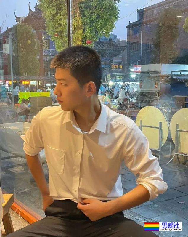 193寸头体育生，颜值与实力并存 - 51虹马