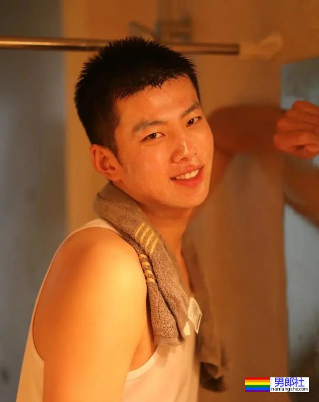 193寸头体育生，颜值与实力并存 - 51虹马