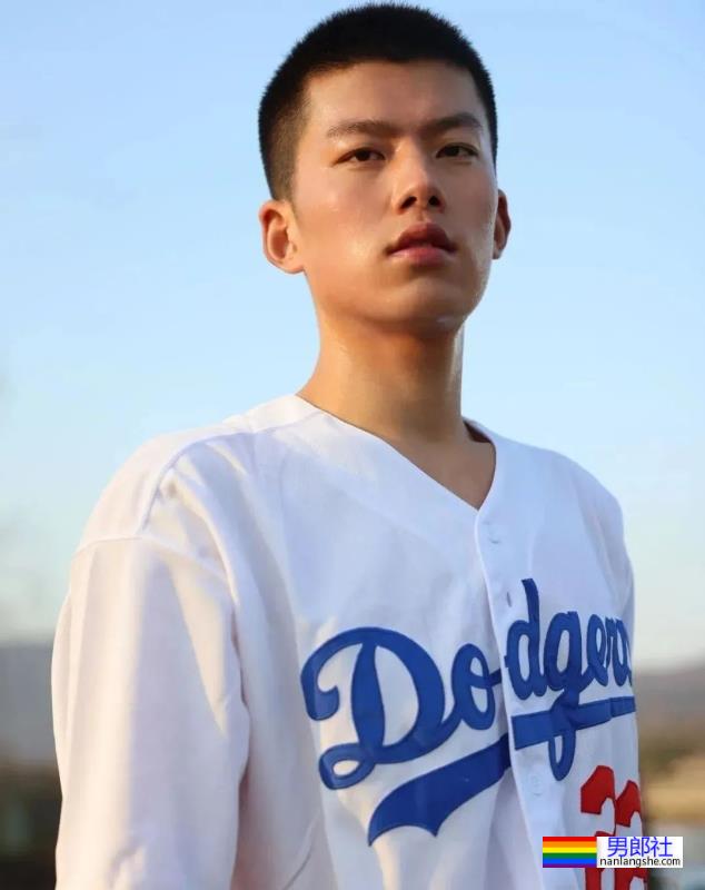 193寸头体育生，颜值与实力并存 - 51虹马