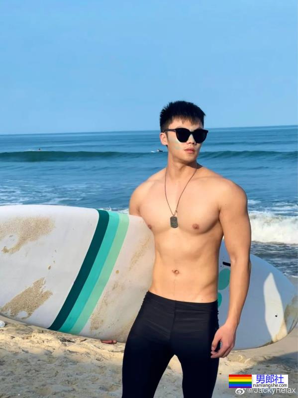 胸肌帅哥 - 51虹马