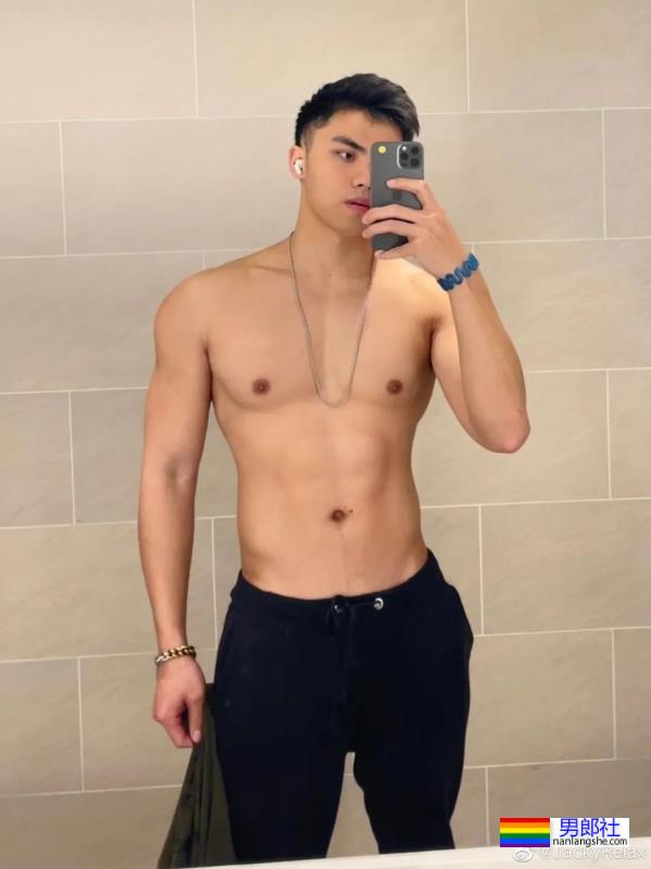 胸肌帅哥 - 51虹马