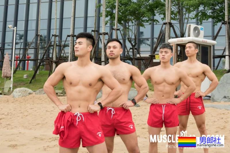 这清一色的红泳裤肌肉小哥哥在哪里？我也想去！ - 51虹马