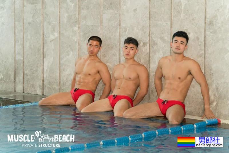 这清一色的红泳裤肌肉小哥哥在哪里？我也想去！ - 51虹马