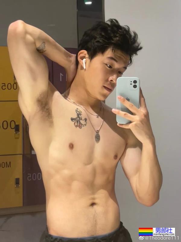 很纯很欲的帅哥 - 51虹马