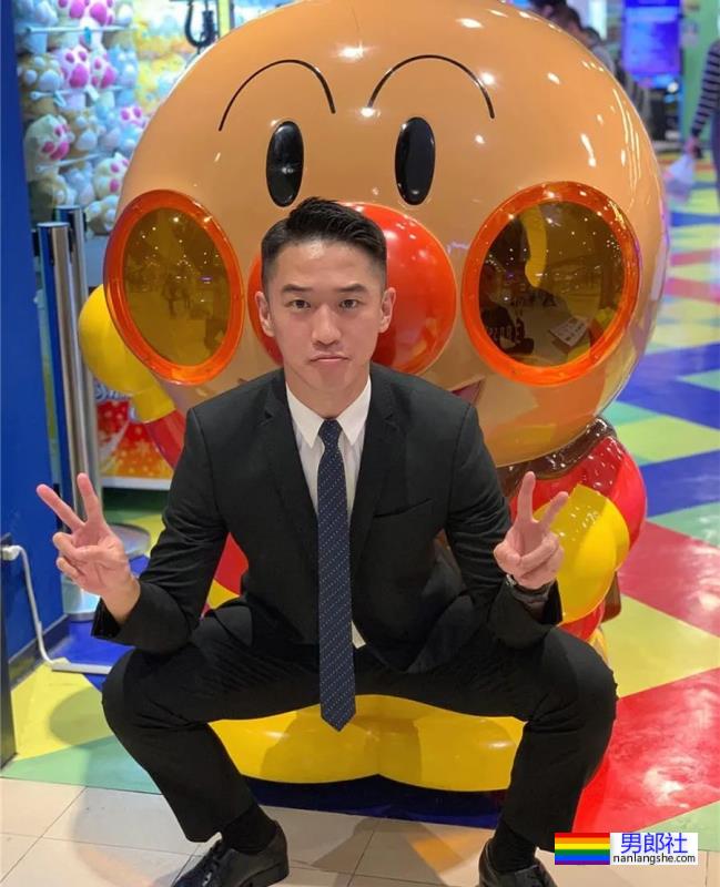 扒到了帅哥家教的自拍,这是不给钱我就能看的吗? - 51虹马 扒到了帅哥家教的自拍,这是不给钱我就能看的吗? - 51虹马