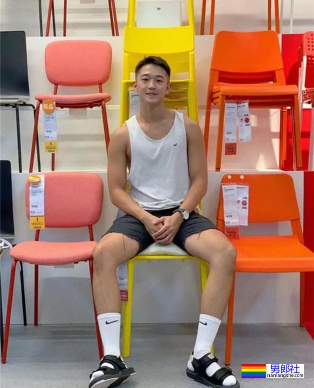 扒到了帅哥家教的自拍,这是不给钱我就能看的吗? - 51虹马 扒到了帅哥家教的自拍,这是不给钱我就能看的吗? - 51虹马