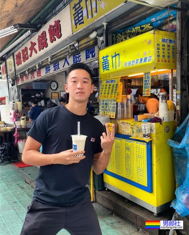 扒到了帅哥家教的自拍,这是不给钱我就能看的吗? - 51虹马 扒到了帅哥家教的自拍,这是不给钱我就能看的吗? - 51虹马