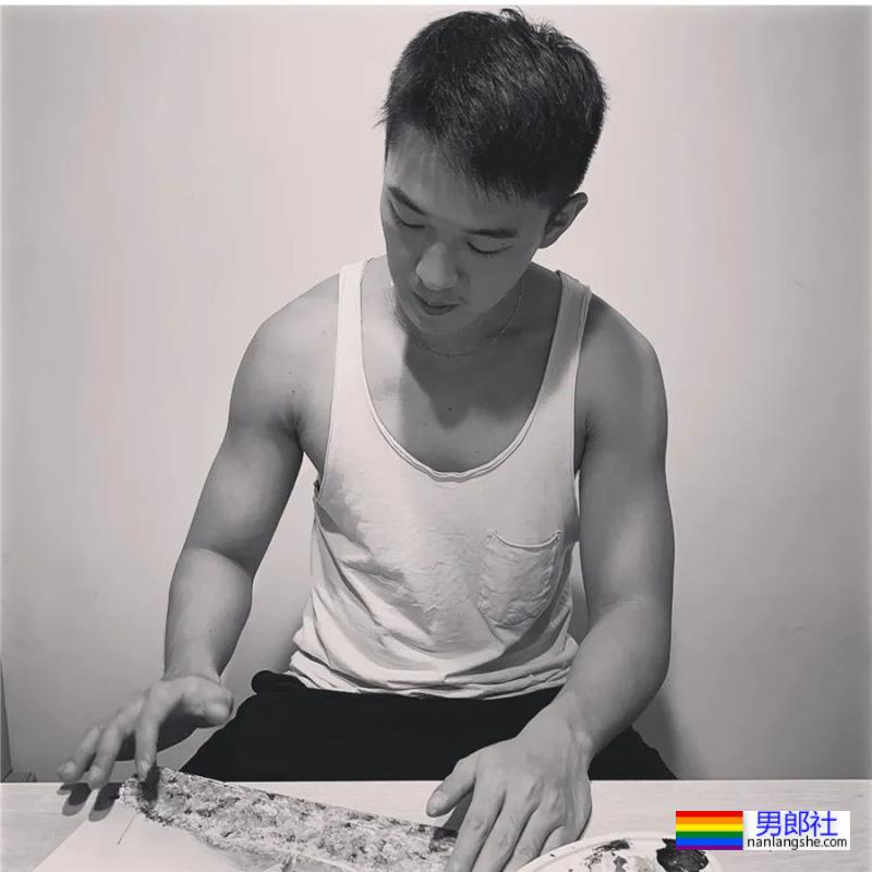 扒到了帅哥家教的自拍,这是不给钱我就能看的吗? - 51虹马 扒到了帅哥家教的自拍,这是不给钱我就能看的吗? - 51虹马