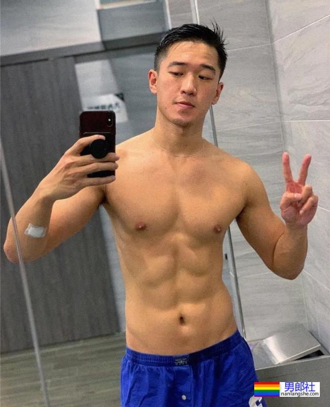 扒到了帅哥家教的自拍,这是不给钱我就能看的吗? - 51虹马 扒到了帅哥家教的自拍,这是不给钱我就能看的吗? - 51虹马