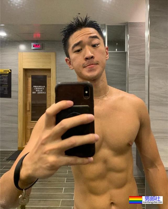 扒到了帅哥家教的自拍,这是不给钱我就能看的吗? - 51虹马 扒到了帅哥家教的自拍,这是不给钱我就能看的吗? - 51虹马