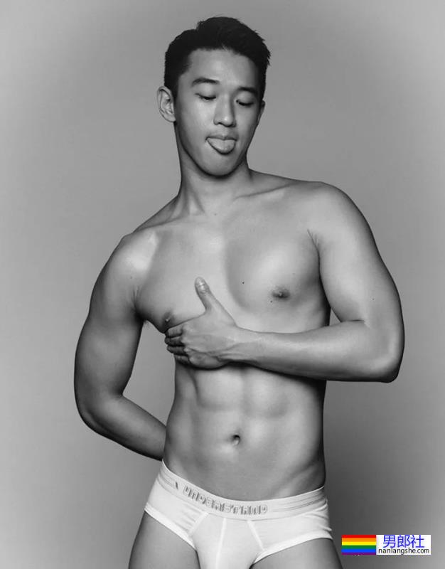 扒到了帅哥家教的自拍,这是不给钱我就能看的吗? - 51虹马 扒到了帅哥家教的自拍,这是不给钱我就能看的吗? - 51虹马