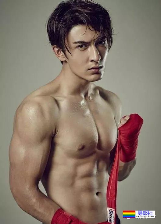 于正捧的新疆小哥,登《风度》拍男色写真,真实力 - 51虹马 于正捧的新疆小哥,登《风度》拍男色写真,真实力 - 51虹马