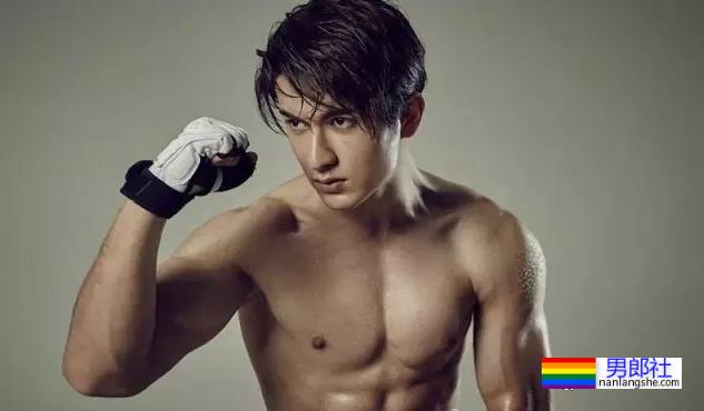 于正捧的新疆小哥,登《风度》拍男色写真,真实力 - 51虹马 于正捧的新疆小哥,登《风度》拍男色写真,真实力 - 51虹马