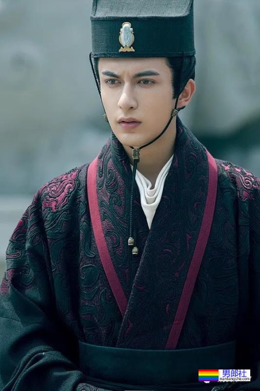 于正捧的新疆小哥,登《风度》拍男色写真,真实力 - 51虹马 于正捧的新疆小哥,登《风度》拍男色写真,真实力 - 51虹马