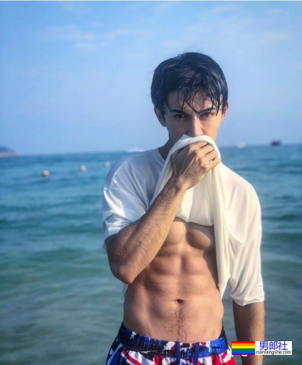 于正捧的新疆小哥,登《风度》拍男色写真,真实力 - 51虹马 于正捧的新疆小哥,登《风度》拍男色写真,真实力 - 51虹马