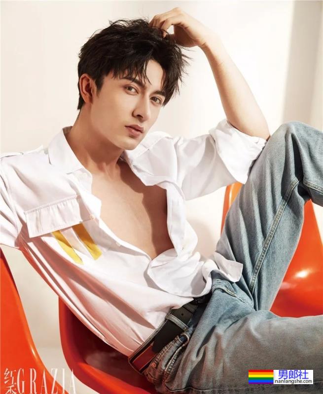 于正捧的新疆小哥,登《风度》拍男色写真,真实力 - 51虹马 于正捧的新疆小哥,登《风度》拍男色写真,真实力 - 51虹马