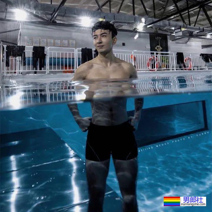 于正捧的新疆小哥,登《风度》拍男色写真,真实力 - 51虹马 于正捧的新疆小哥,登《风度》拍男色写真,真实力 - 51虹马