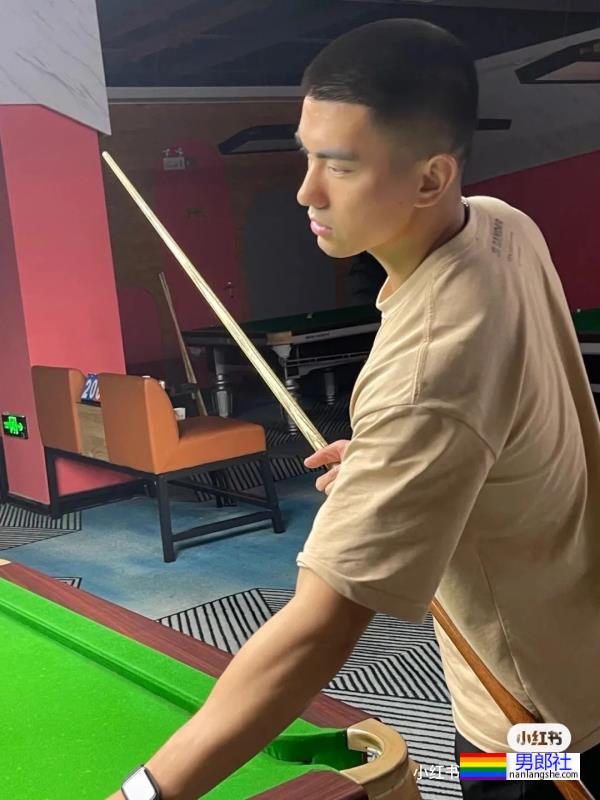 很有性张力的肌肉男孩两位 - 51虹马