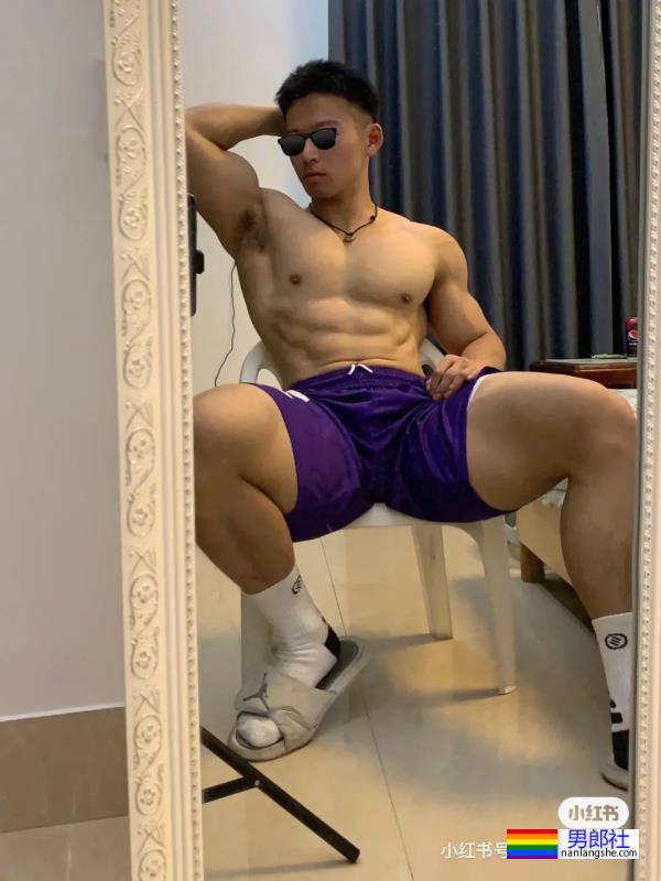 很有性张力的肌肉男孩两位 - 51虹马