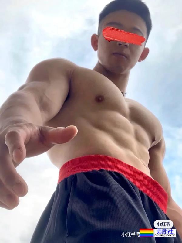 很有性张力的肌肉男孩两位 - 51虹马