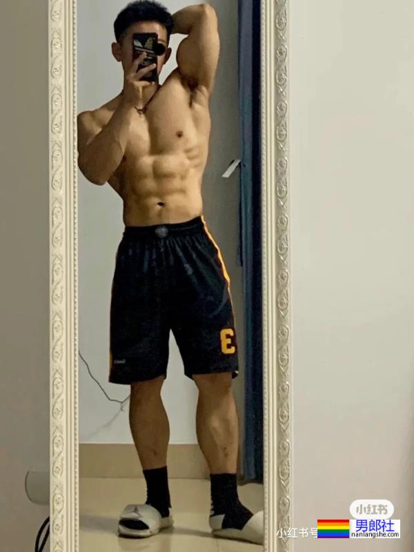 很有性张力的肌肉男孩两位 - 51虹马