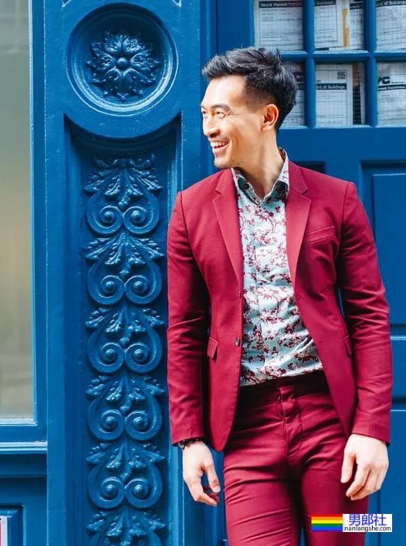 曾获刘姥姥颁奖的早期超火男模,如今变成这样了! - 51虹马 曾获刘姥姥颁奖的早期超火男模,如今变成这样了! - 51虹马