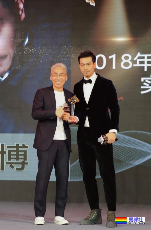 曾获刘姥姥颁奖的早期超火男模,如今变成这样了! - 51虹马 曾获刘姥姥颁奖的早期超火男模,如今变成这样了! - 51虹马