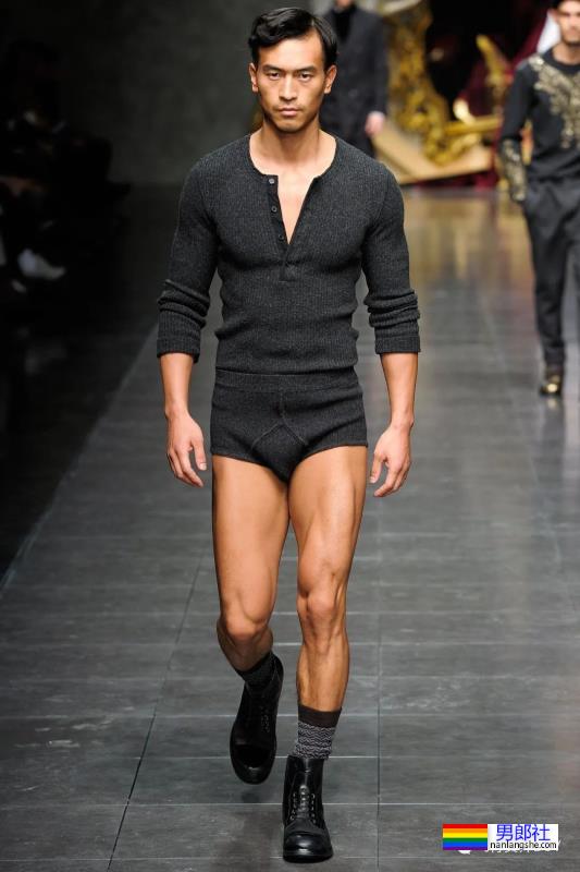 曾获刘姥姥颁奖的早期超火男模,如今变成这样了! - 51虹马 曾获刘姥姥颁奖的早期超火男模,如今变成这样了! - 51虹马