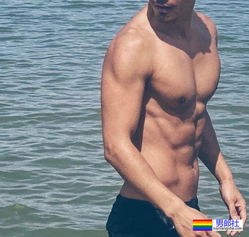 曾获刘姥姥颁奖的早期超火男模,如今变成这样了! - 51虹马 曾获刘姥姥颁奖的早期超火男模,如今变成这样了! - 51虹马