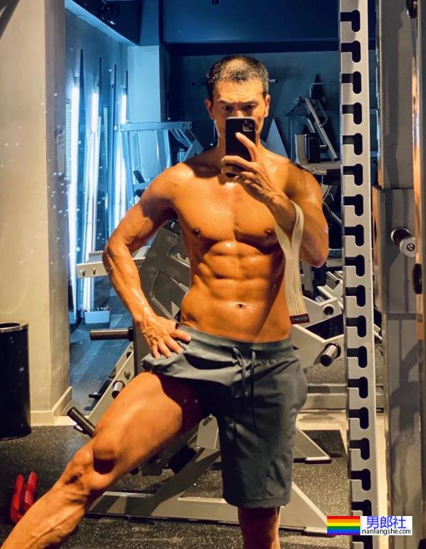 曾获刘姥姥颁奖的早期超火男模,如今变成这样了! - 51虹马 曾获刘姥姥颁奖的早期超火男模,如今变成这样了! - 51虹马