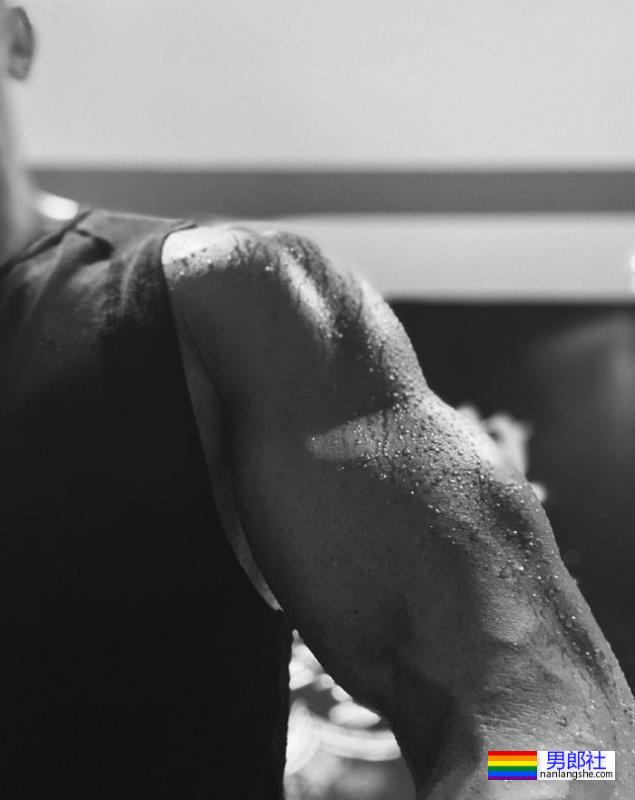 曾获刘姥姥颁奖的早期超火男模,如今变成这样了! - 51虹马 曾获刘姥姥颁奖的早期超火男模,如今变成这样了! - 51虹马