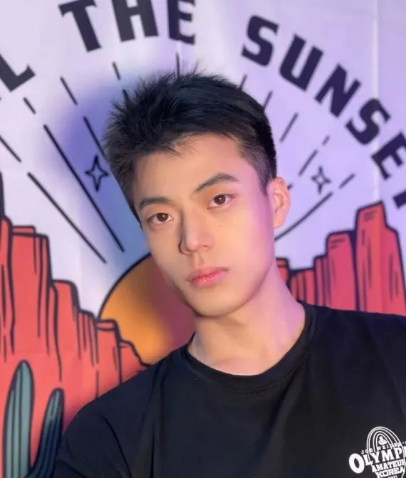 比李现还帅的健身教练，身材太可了 - 51虹马