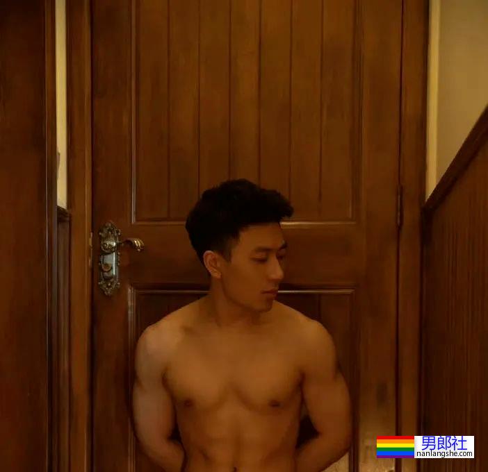 身材好长的又好看的小哥哥 - 51虹马