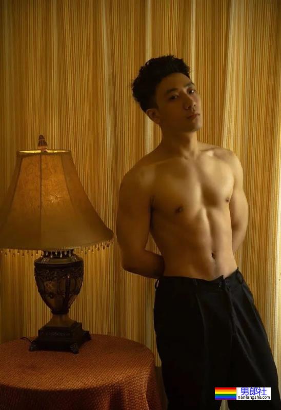 身材好长的又好看的小哥哥 - 51虹马