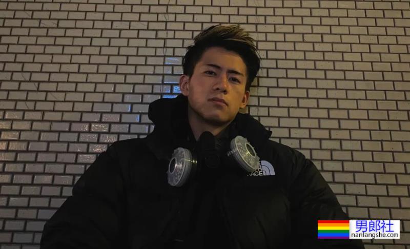 岛国小海鸥店员走红推特,看完他的肌肉照网友直呼快下海! - 51虹马 岛国小海鸥店员走红推特,看完他的肌肉照网友直呼快下海! - 51虹马