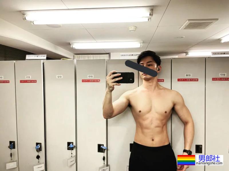 岛国小海鸥店员走红推特,看完他的肌肉照网友直呼快下海! - 51虹马 岛国小海鸥店员走红推特,看完他的肌肉照网友直呼快下海! - 51虹马