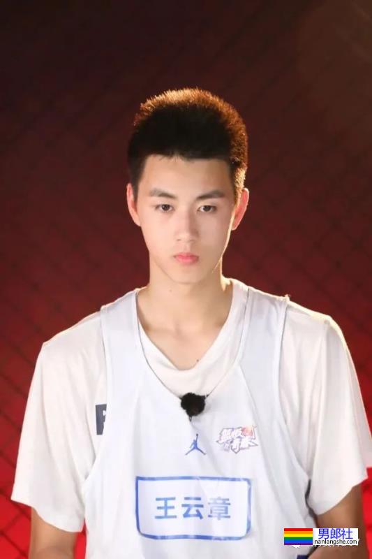 00后国家篮球队帅哥去浴室边缘X行为，遭女友曝光 - 51虹马